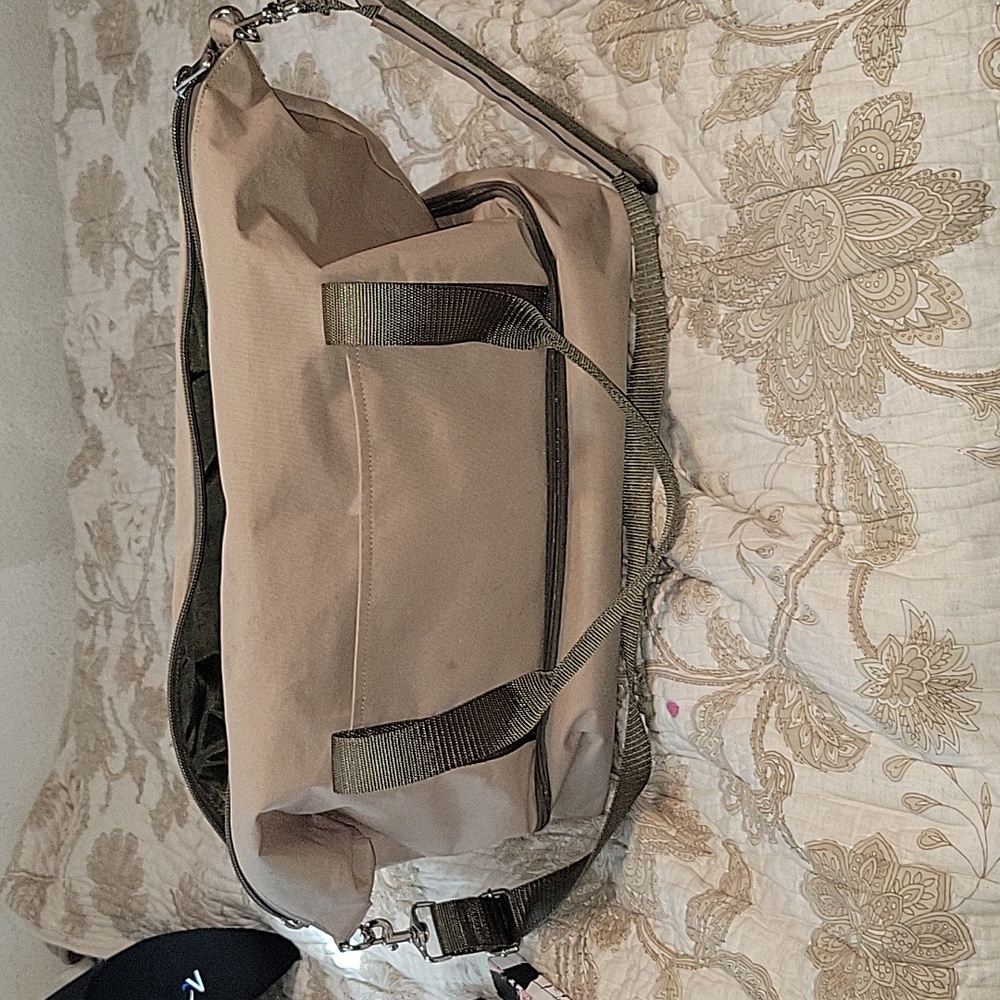 Lo & Sons Catalina Deluxe small weekender bag